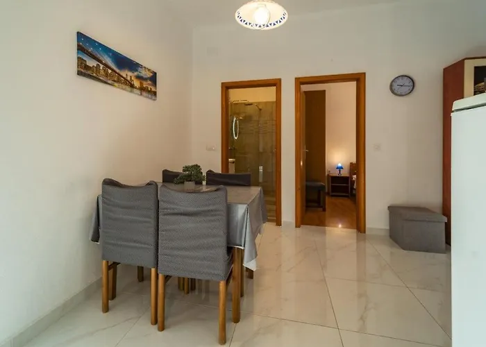 Susy Апартаменти Пула